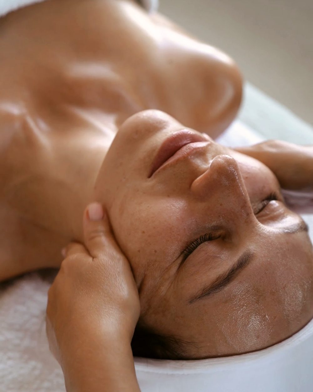 Massagem facial relaxante